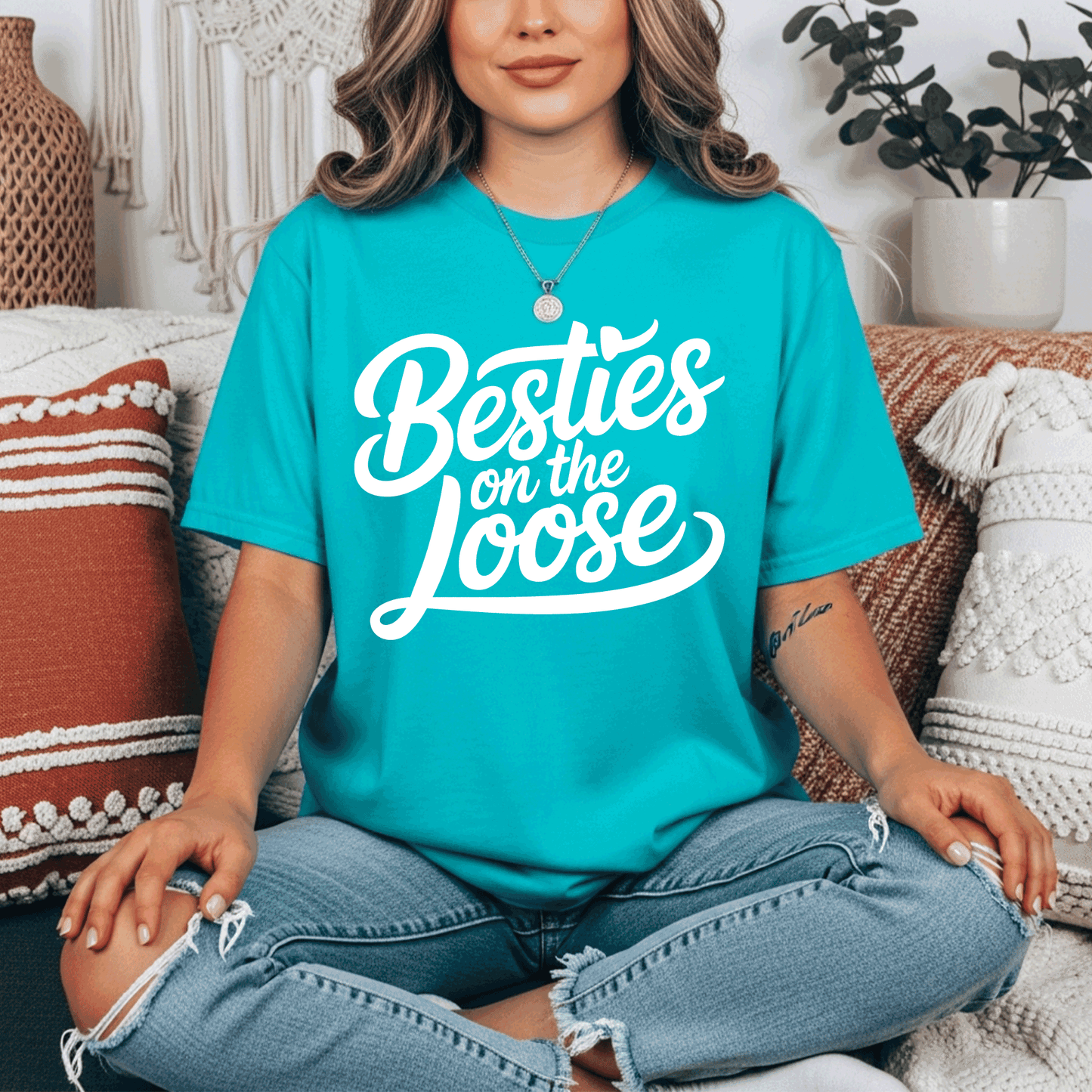 BESTIES On The Loose – White design